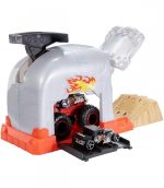 Mattel - Hot Wheels Lansator Monster Truck Craniul Cu Doua Masinute - imagine 4