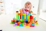 Hape - CUBURI DIN LEMN DE CONSTRUIT- LITERE SI CIFRE, 80 BUC (CUTIE DE CARTON) - imagine 4